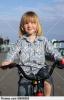 Fi gyermek bicikli biciklizs lovagls szabadban lovagls kerkpr gyerek szabadid