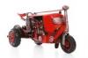 Öreg retro piros traktor
