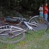 Bicikli ton gzolt kerkprost a motoros Debrecen hatrban