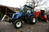Mostantl egy New Holland traktor tartja karban a Fradi plyit KPEK