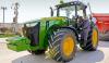 Traktoristi v Hurbanove si u vaj nov traktor John Deere 8335 R