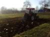 Univerzal 445 DTC traktor Oranje - Plowing