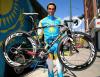 Alberto Contador j egyedi fests kerkprt kapott a Vuelta a Castilla y Len krverseny eltt a Specialized Tarmac SL3 kerkpr designja a GT mesterhrmast szimbolizlja