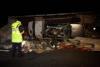 Felborult egy romn kamion az M7-es autplyn, Ordacsehi kzelben