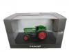 Universal Hobbies 4049 Fendt Farmer 2 Traktor 1 32