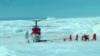 Leszllt a ment helikopter a jgben rekedt hajnl